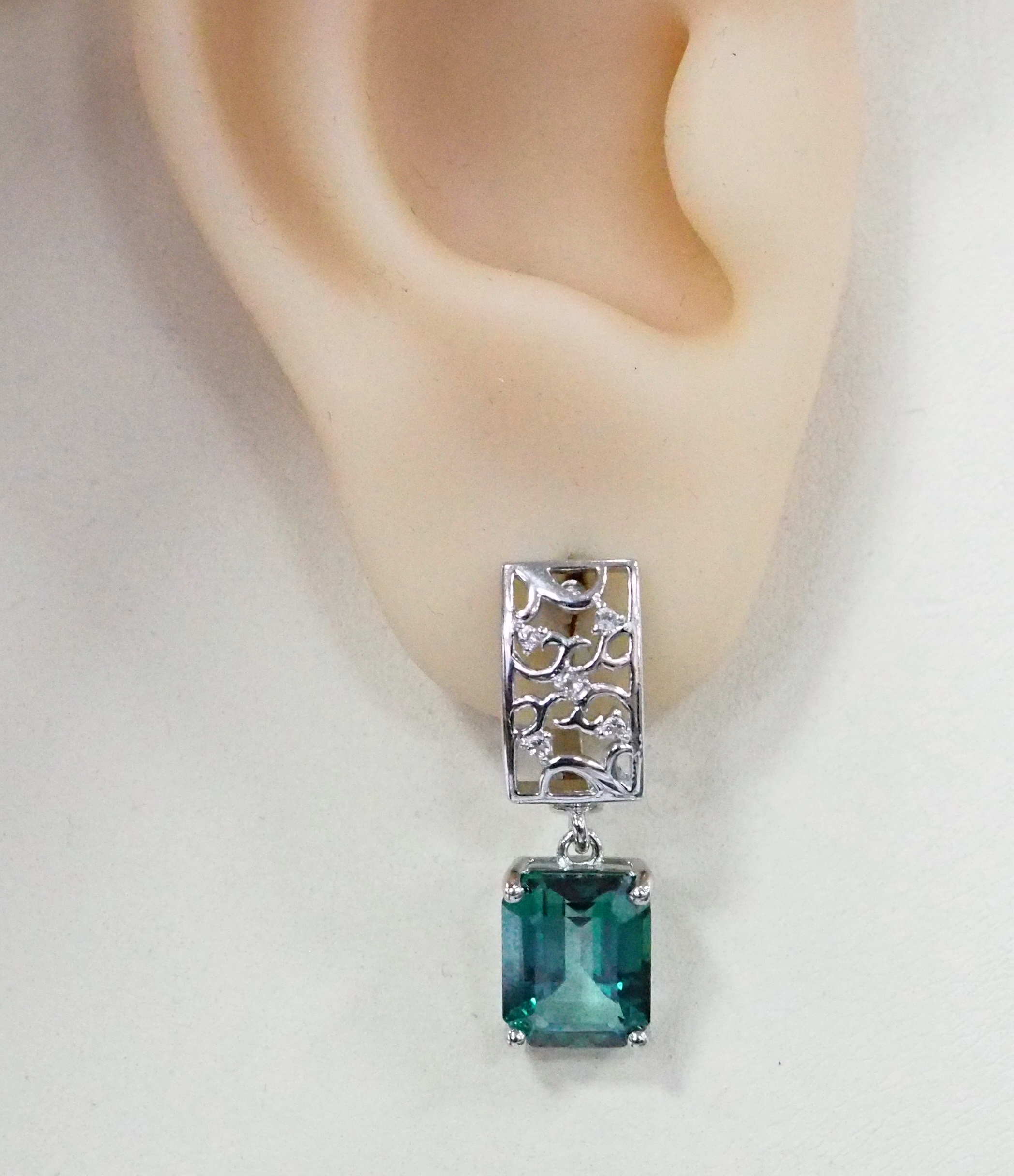 Серебряные серьги 925 пробы; вставки 2 Топаз 7,76ct; 10 Топаз белый 0,1ct;